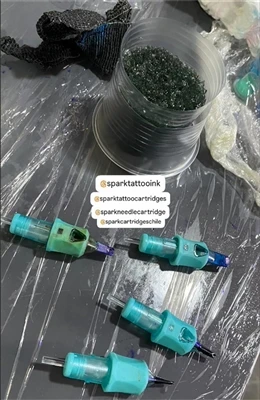 Wie man feine Linien-Tattoos macht